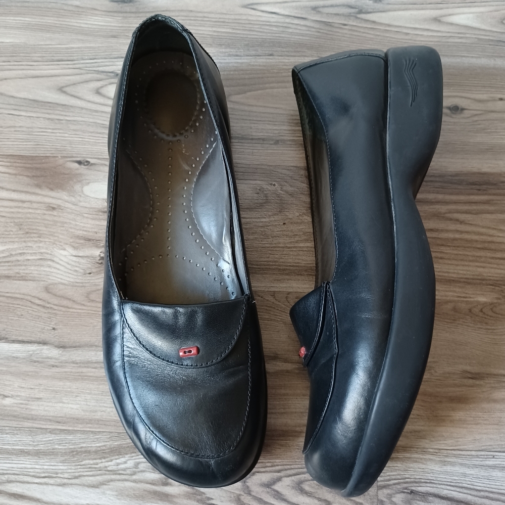 Dansko Desiree black leather loafers 42 (US 11.5/12)